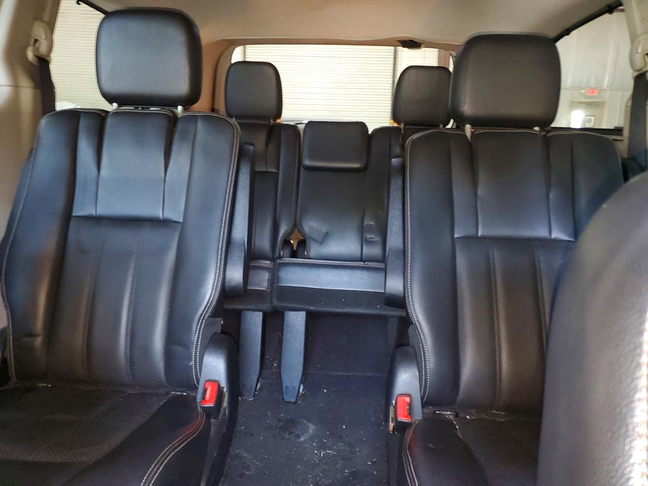 2011 CHRYSLER MINIVAN