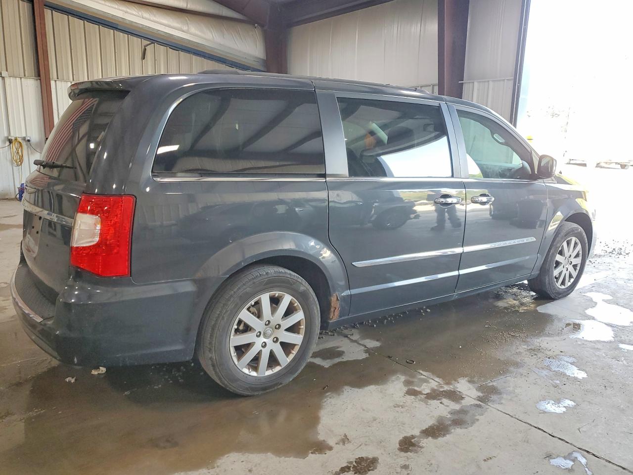 2011 CHRYSLER MINIVAN