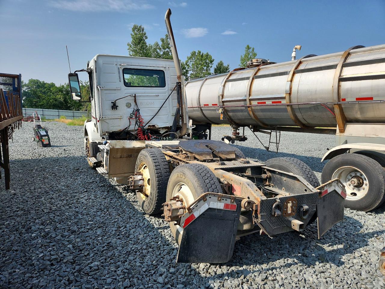 2012 VOLVO VN
