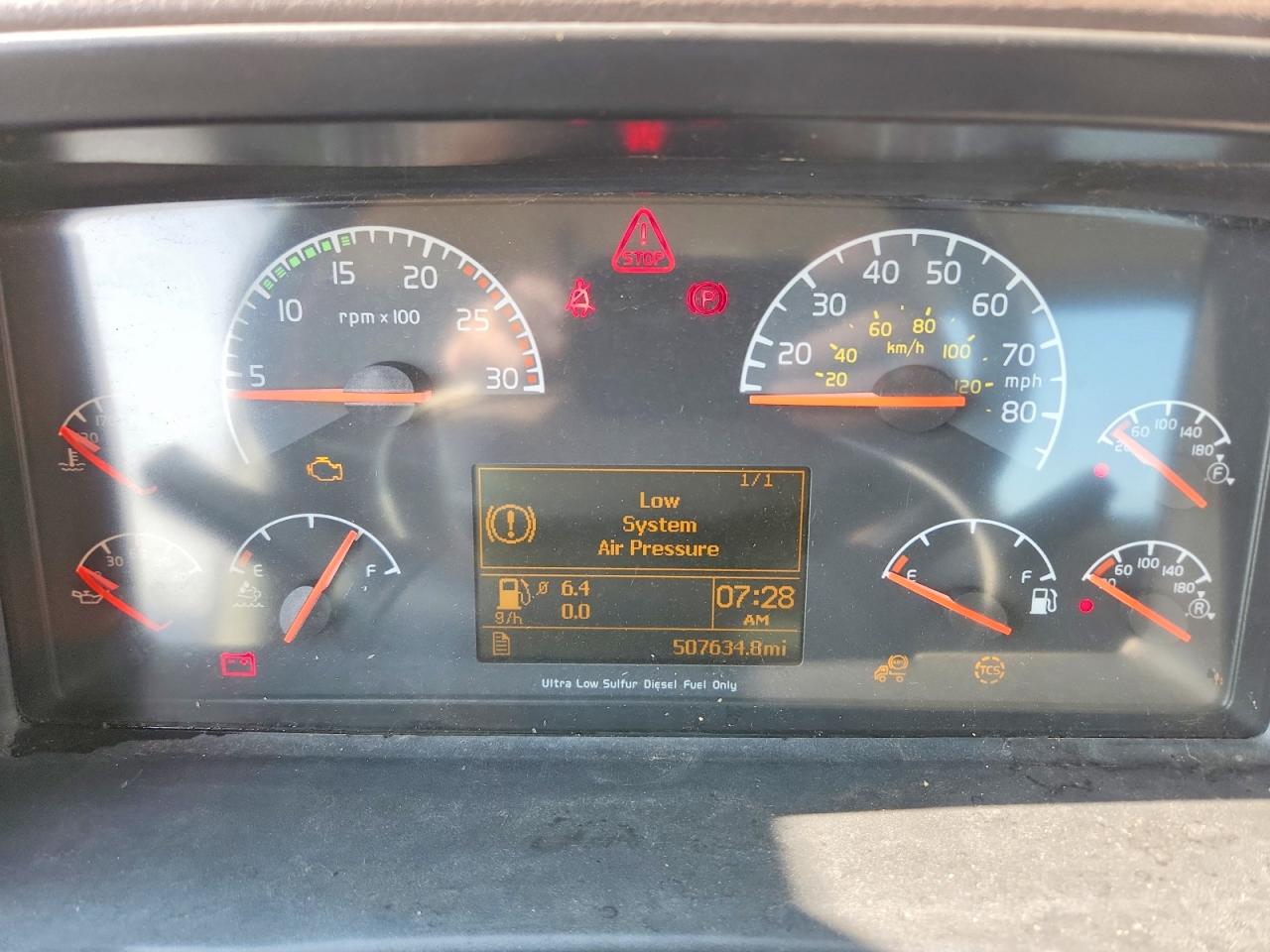 2012 VOLVO VN