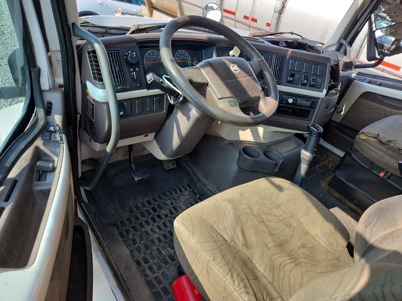2012 VOLVO VN