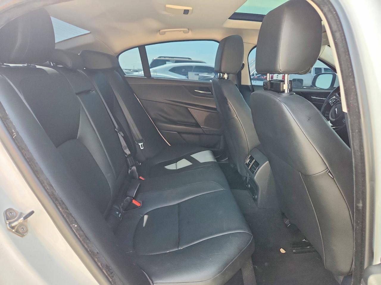 2019 JAGUAR XE