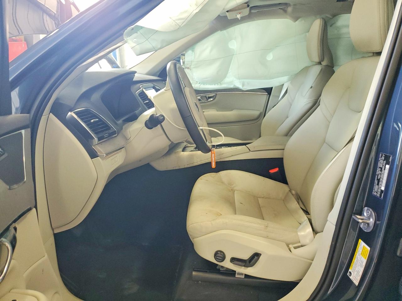 2025 VOLVO XC90