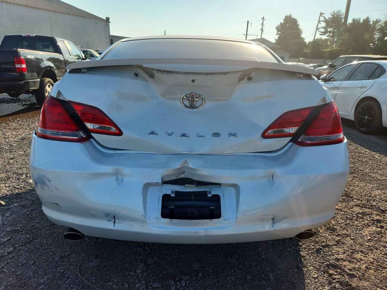 2006 TOYOTA AVALON