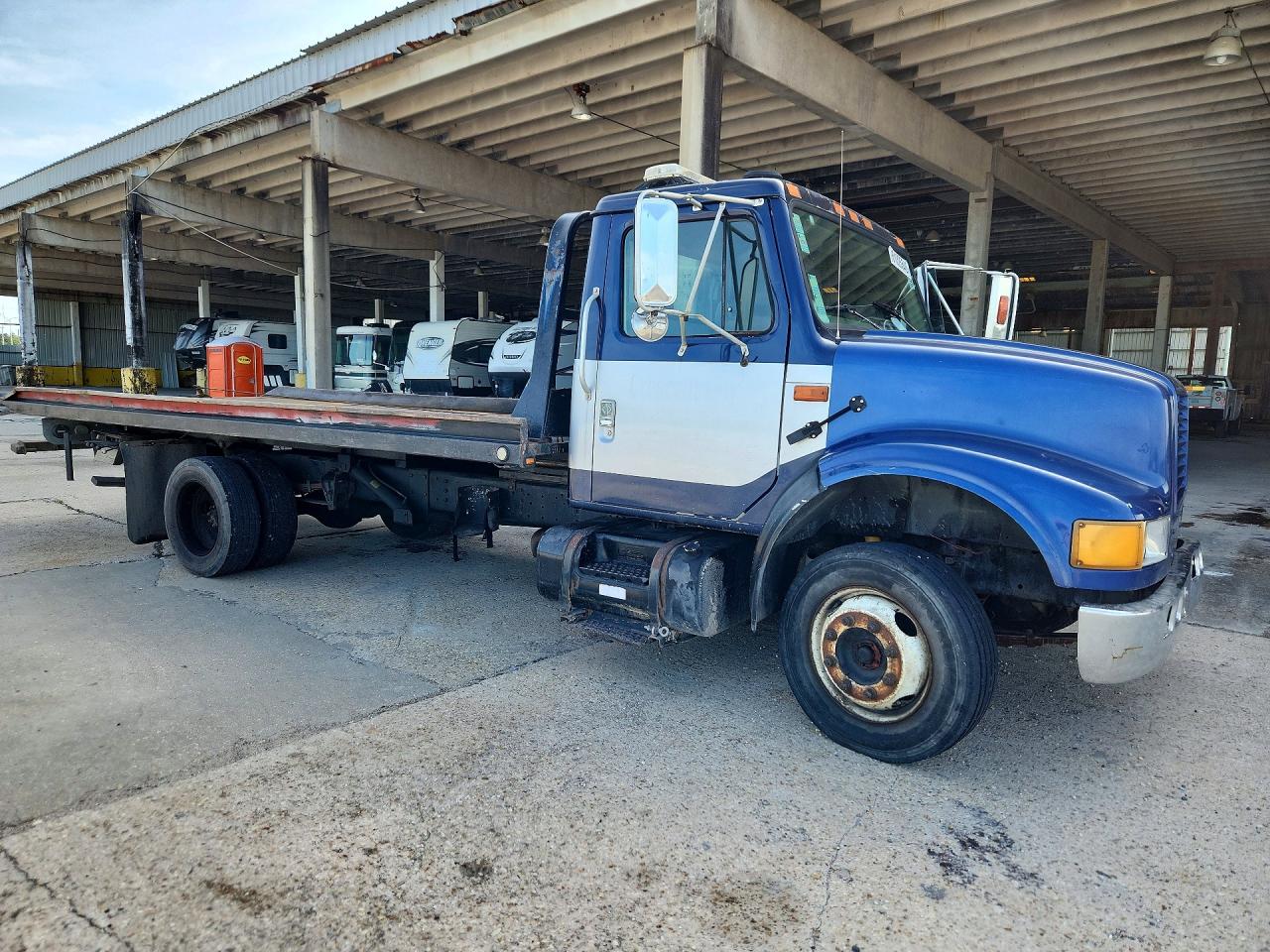 1998 INTERNATIONAL 4000 SERIE