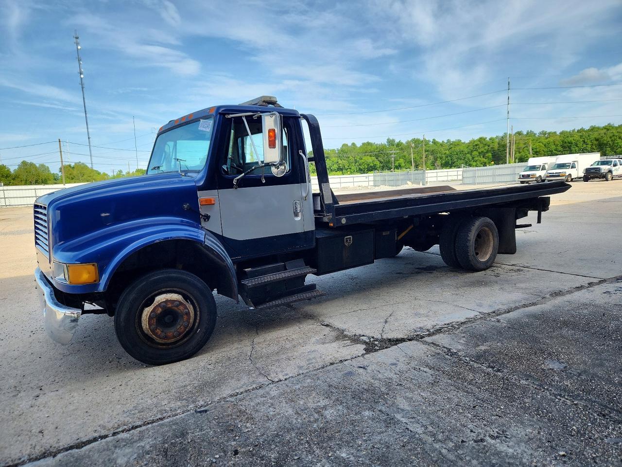 1998 INTERNATIONAL 4000 SERIE