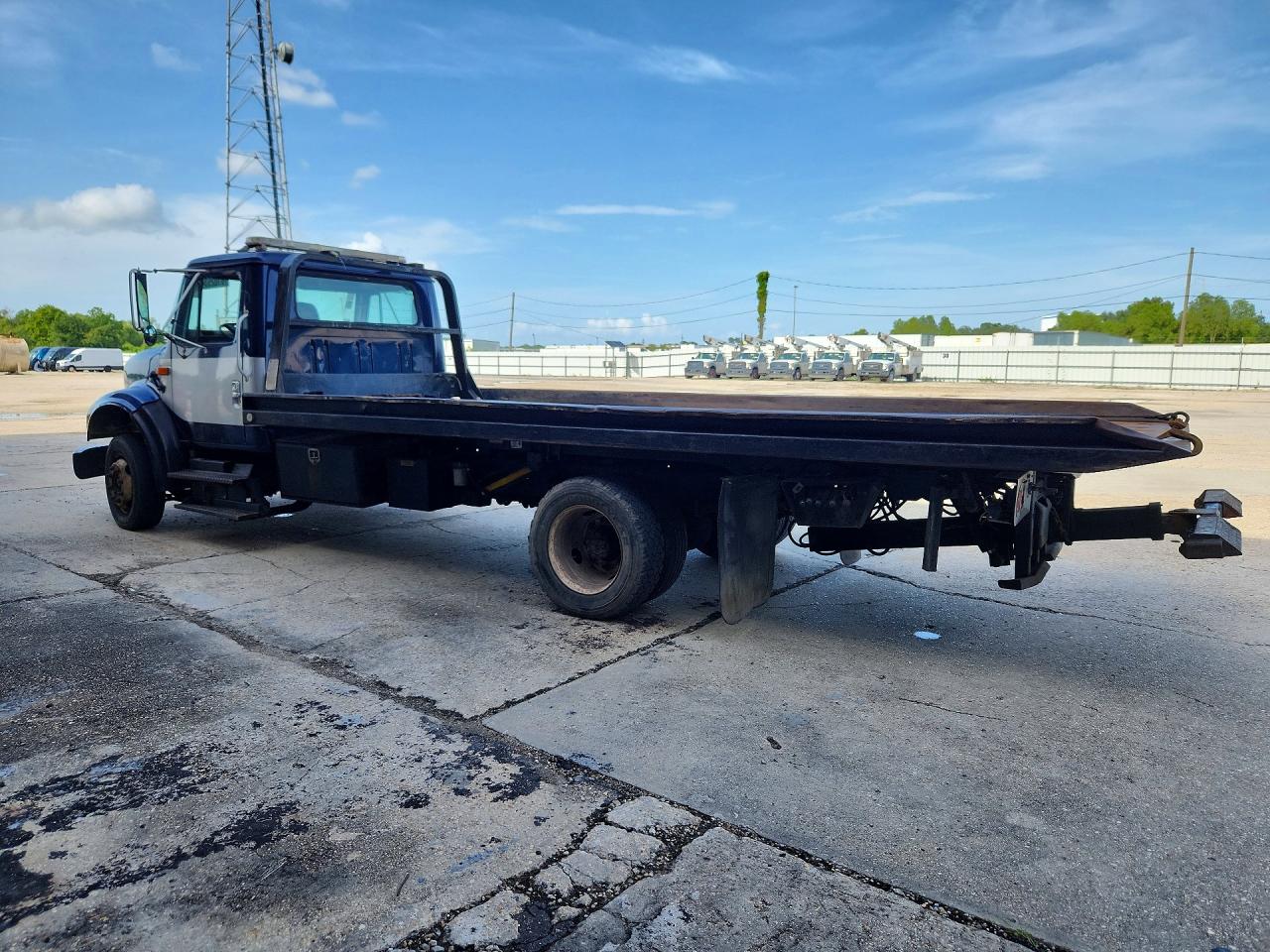 1998 INTERNATIONAL 4000 SERIE