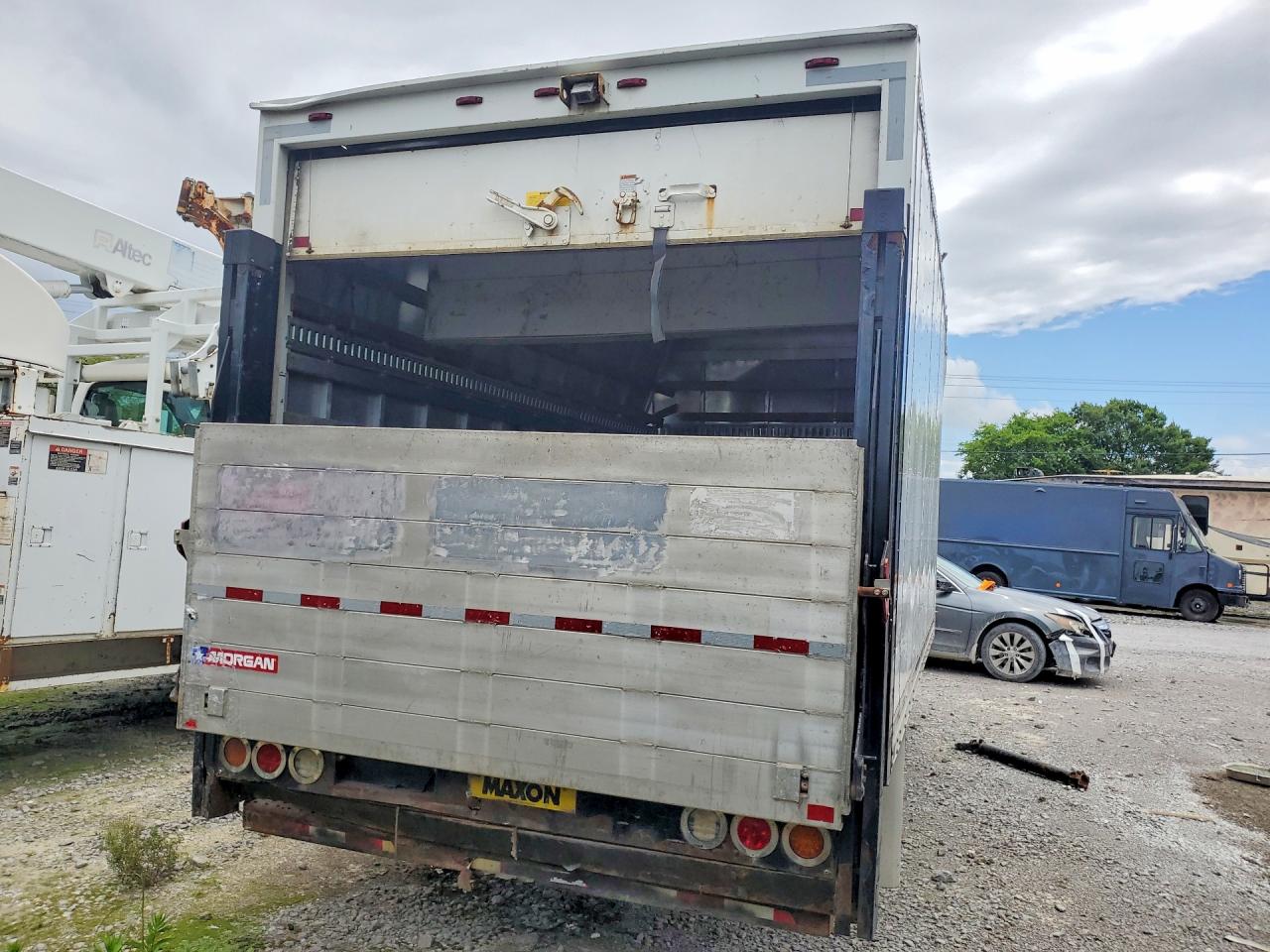 2016 ISUZU NPR
