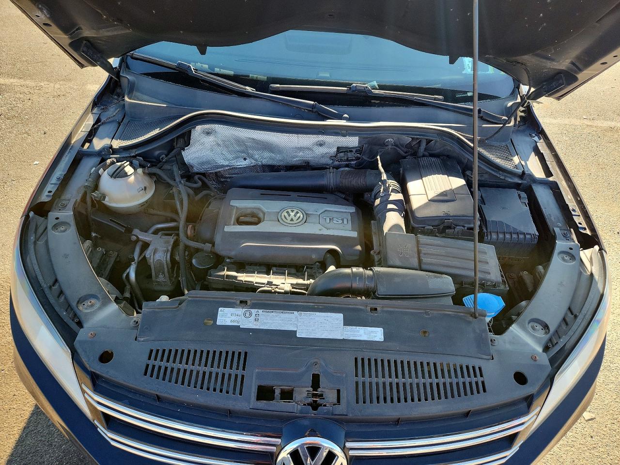2012 VOLKSWAGEN TIGUAN