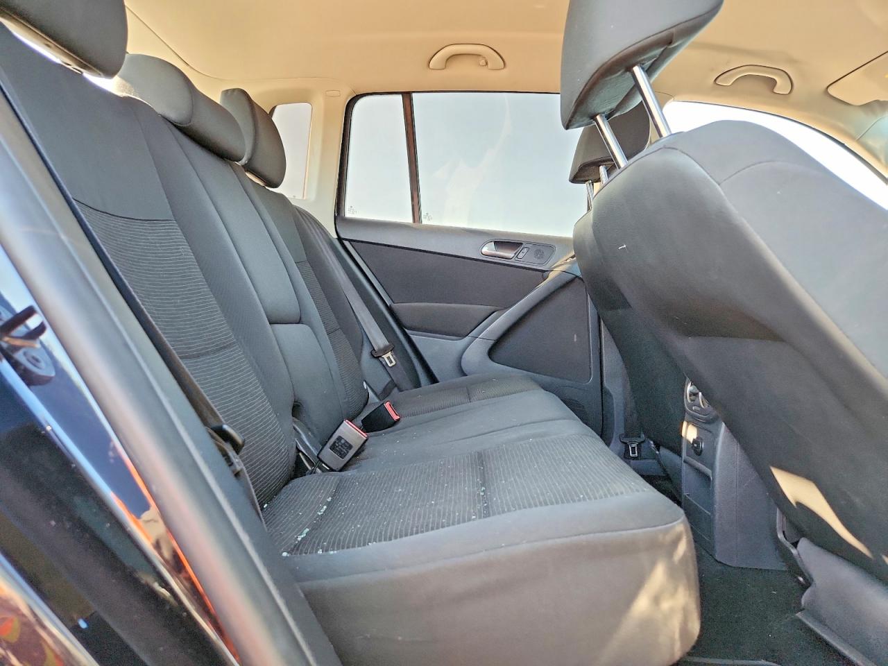 2012 VOLKSWAGEN TIGUAN