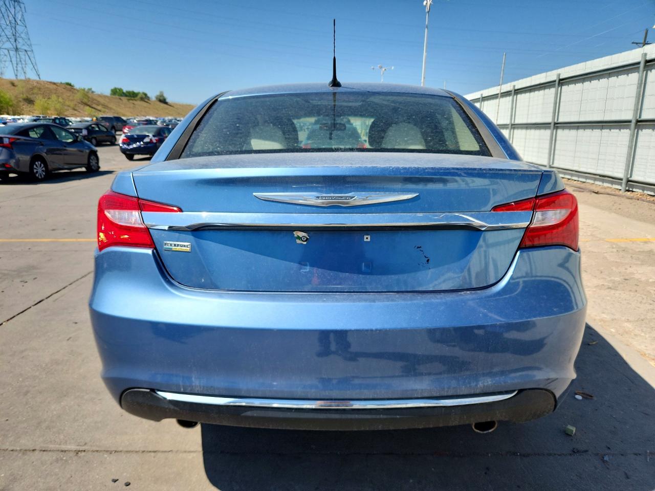 2011 CHRYSLER 200