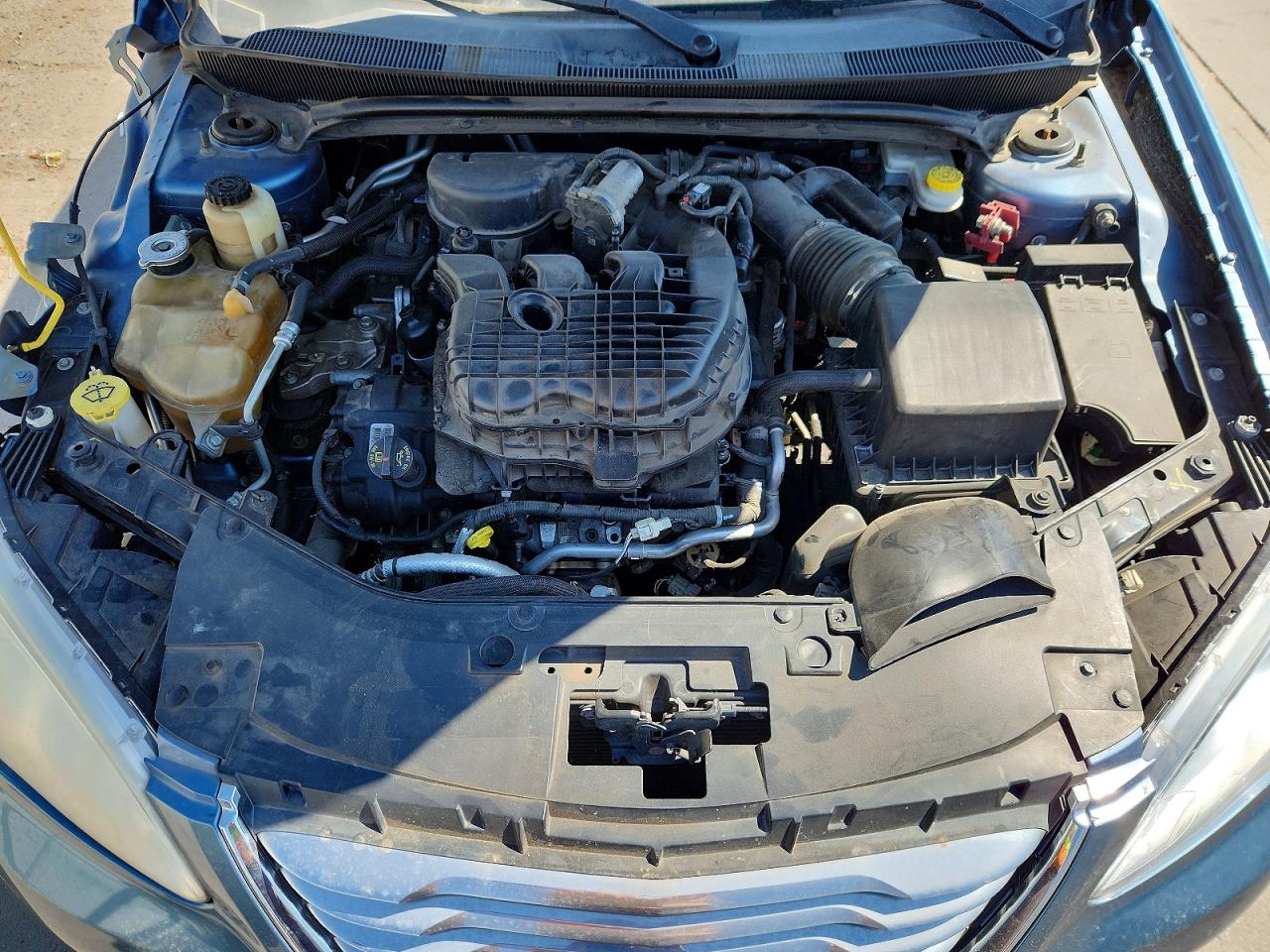 2011 CHRYSLER 200