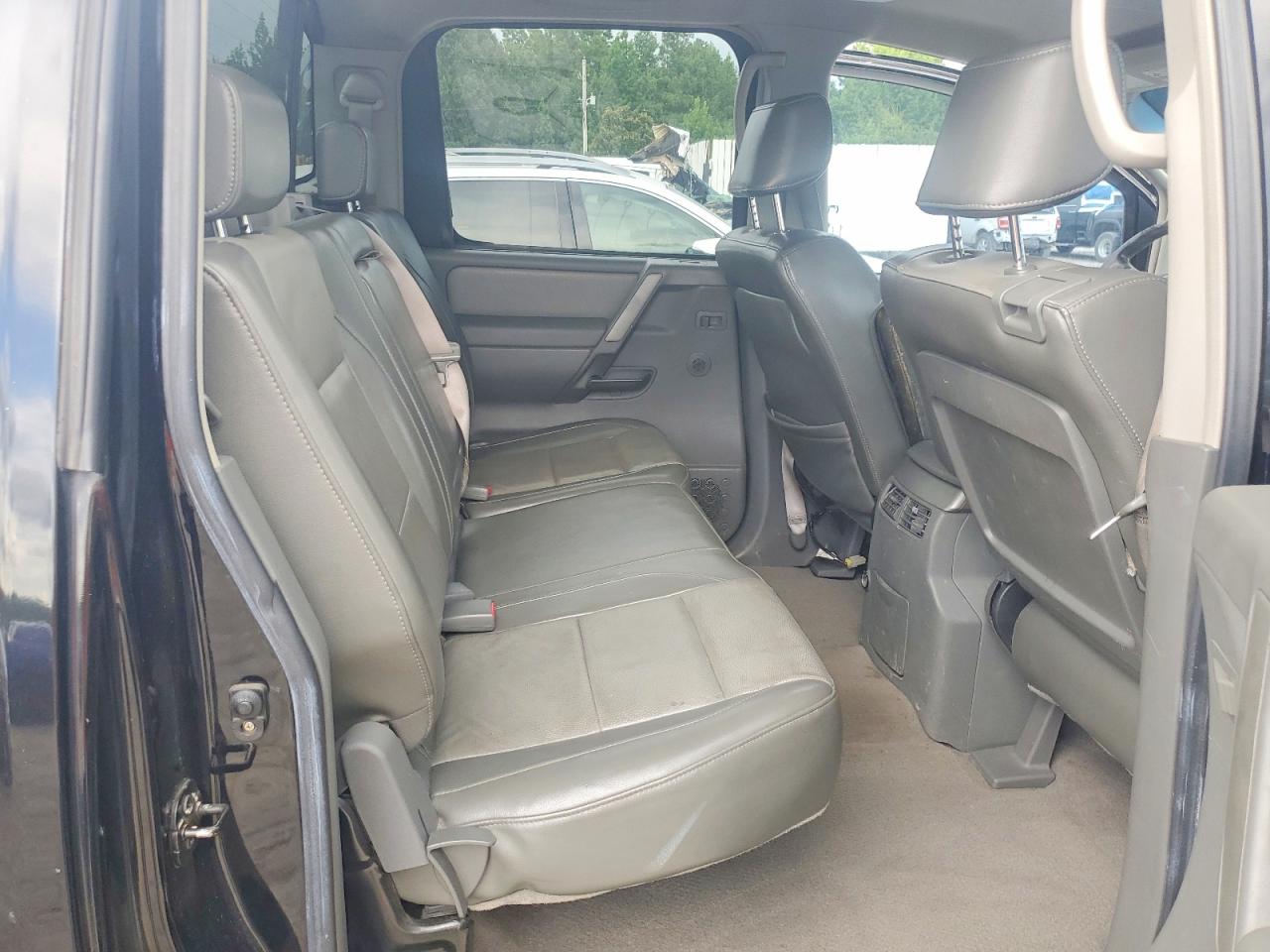 2006 NISSAN TITAN
