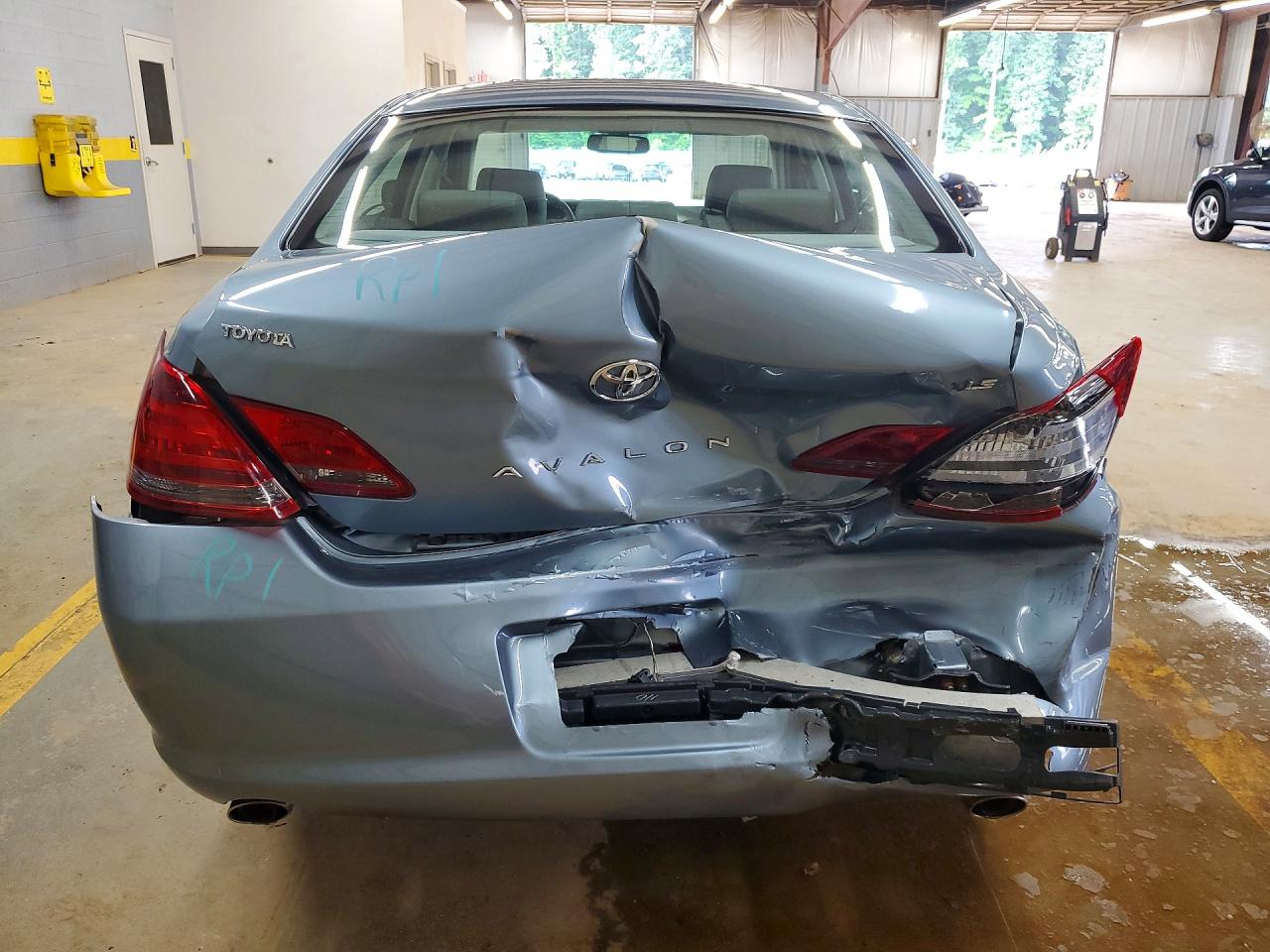 2008 TOYOTA AVALON