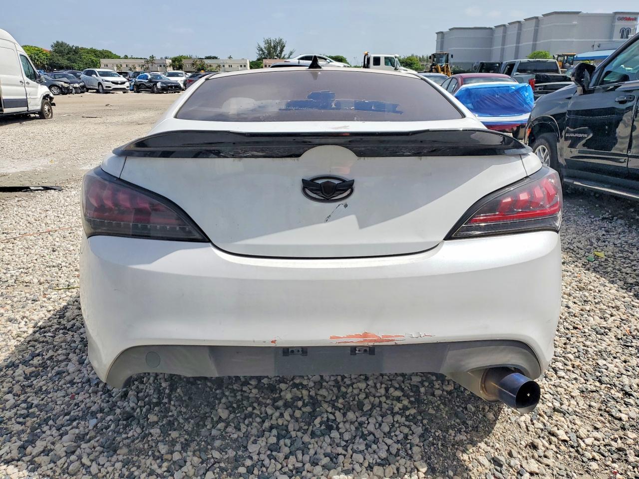 2016 HYUNDAI GENESIS