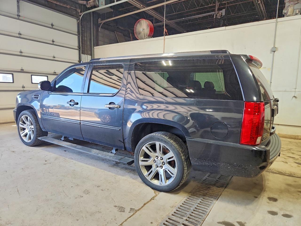 2011 CADILLAC ESCALADE