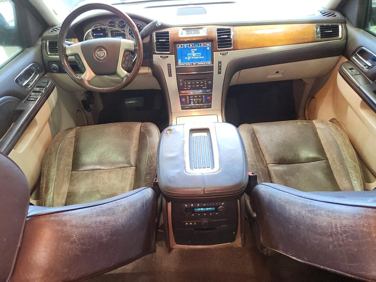 2011 CADILLAC ESCALADE