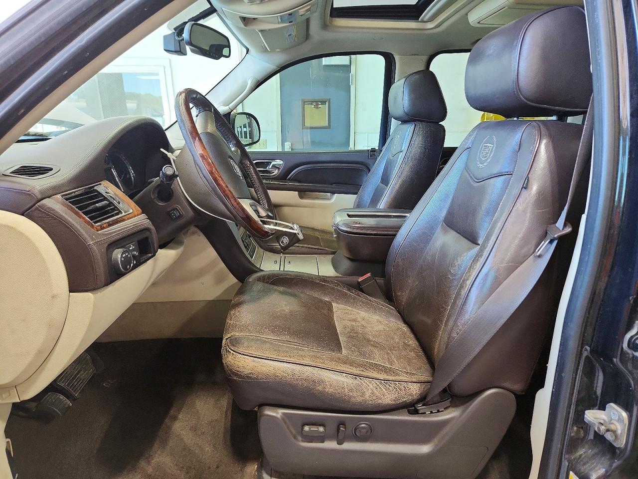 2011 CADILLAC ESCALADE