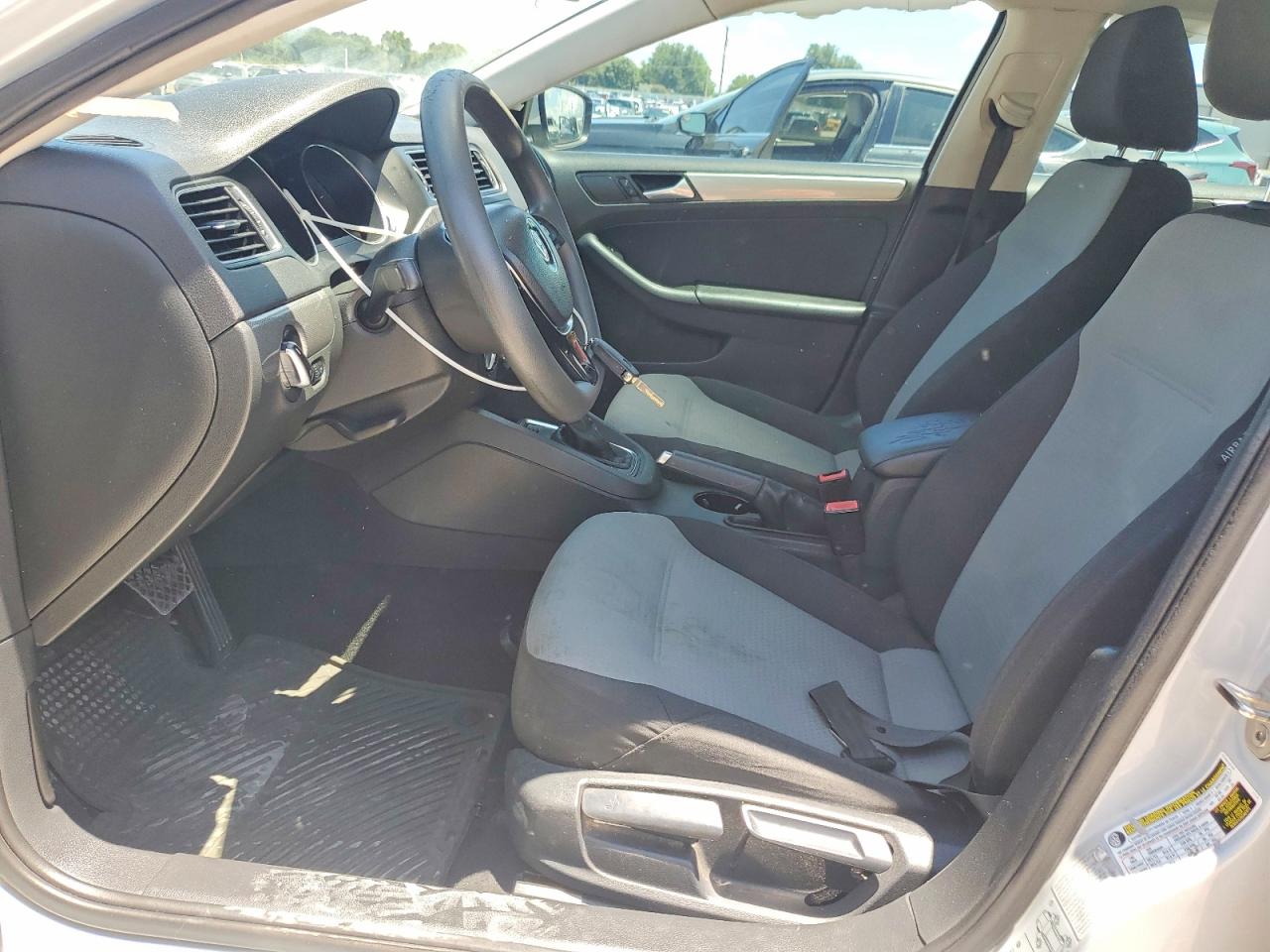 2017 VOLKSWAGEN JETTA