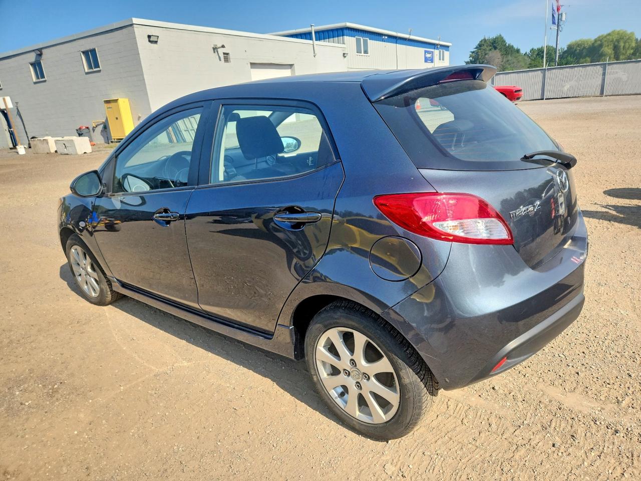 2011 MAZDA 2
