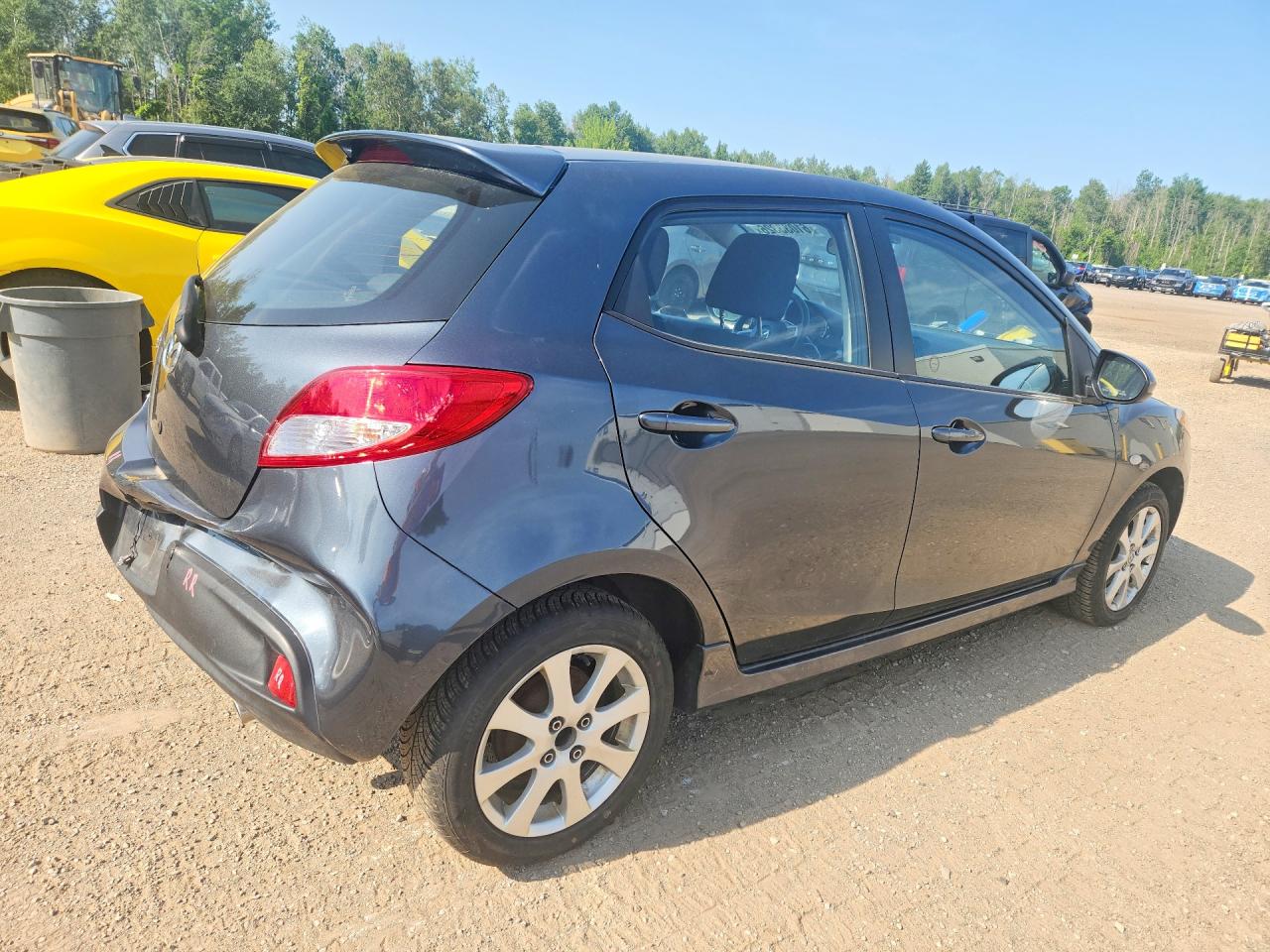 2011 MAZDA 2