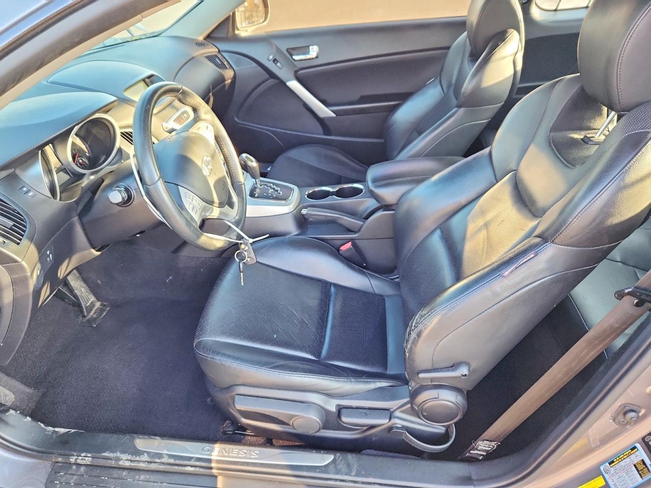 2010 HYUNDAI GENESIS