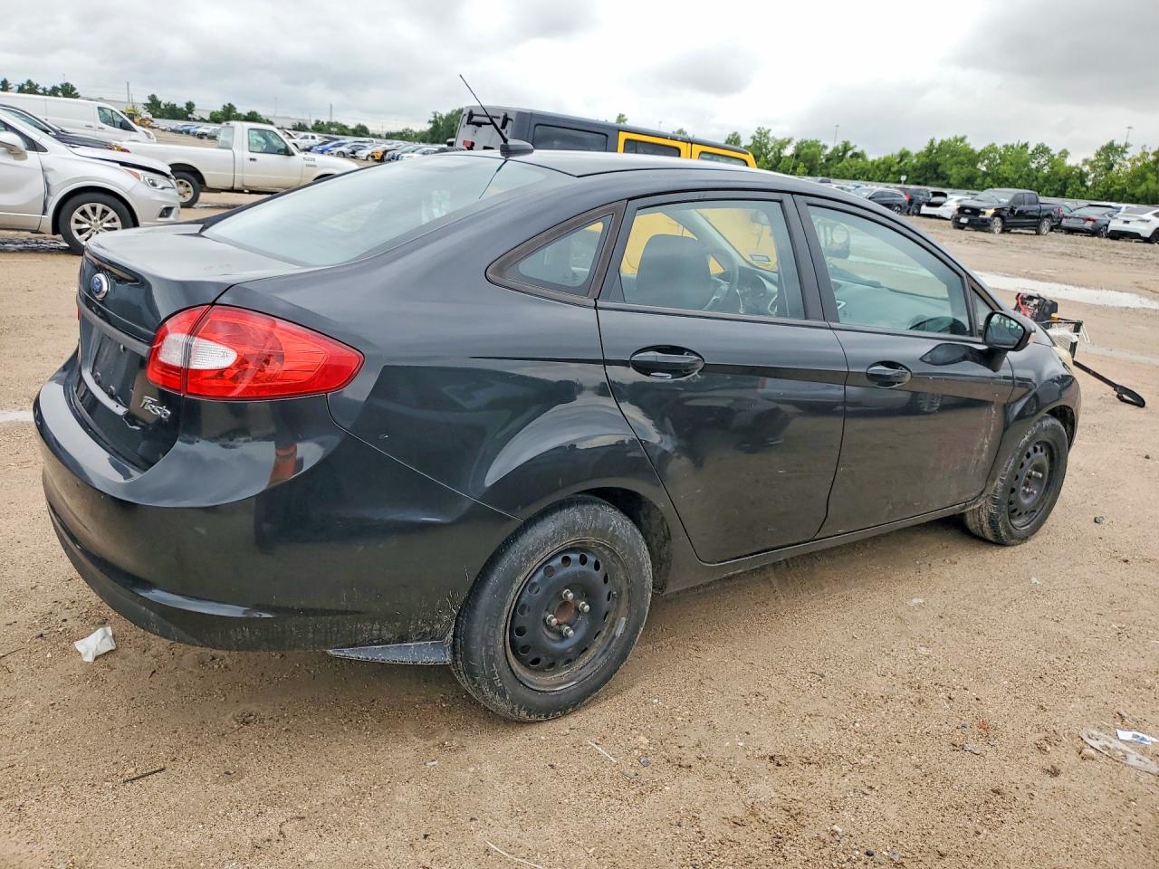 2013 FORD FIESTA