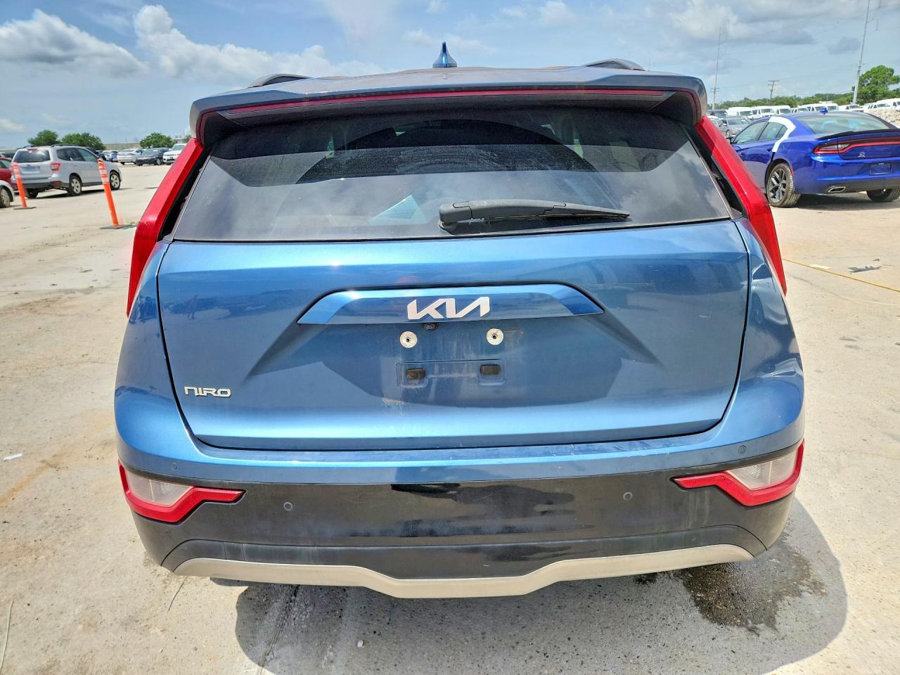 2023 KIA NIRO