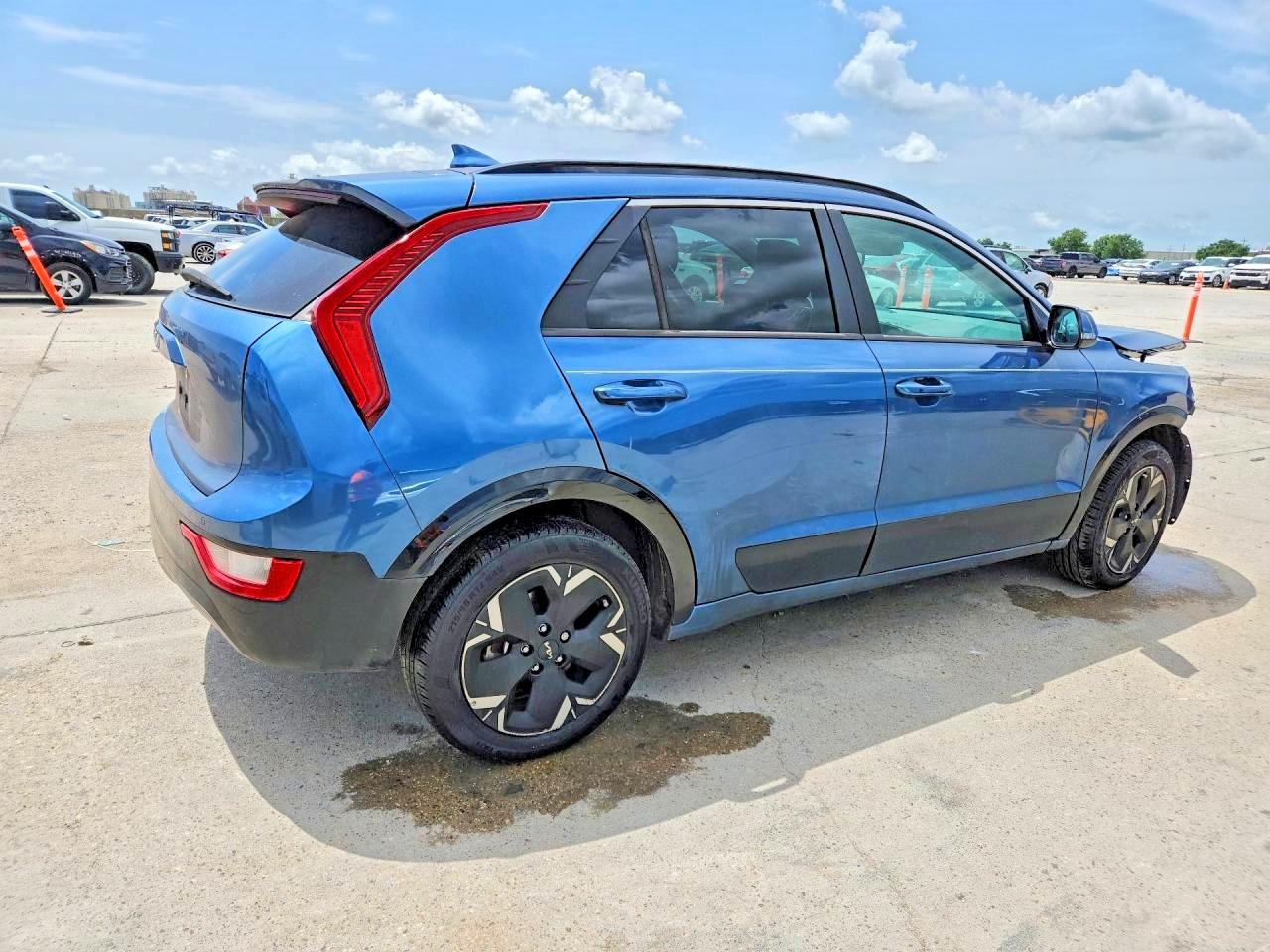 2023 KIA NIRO