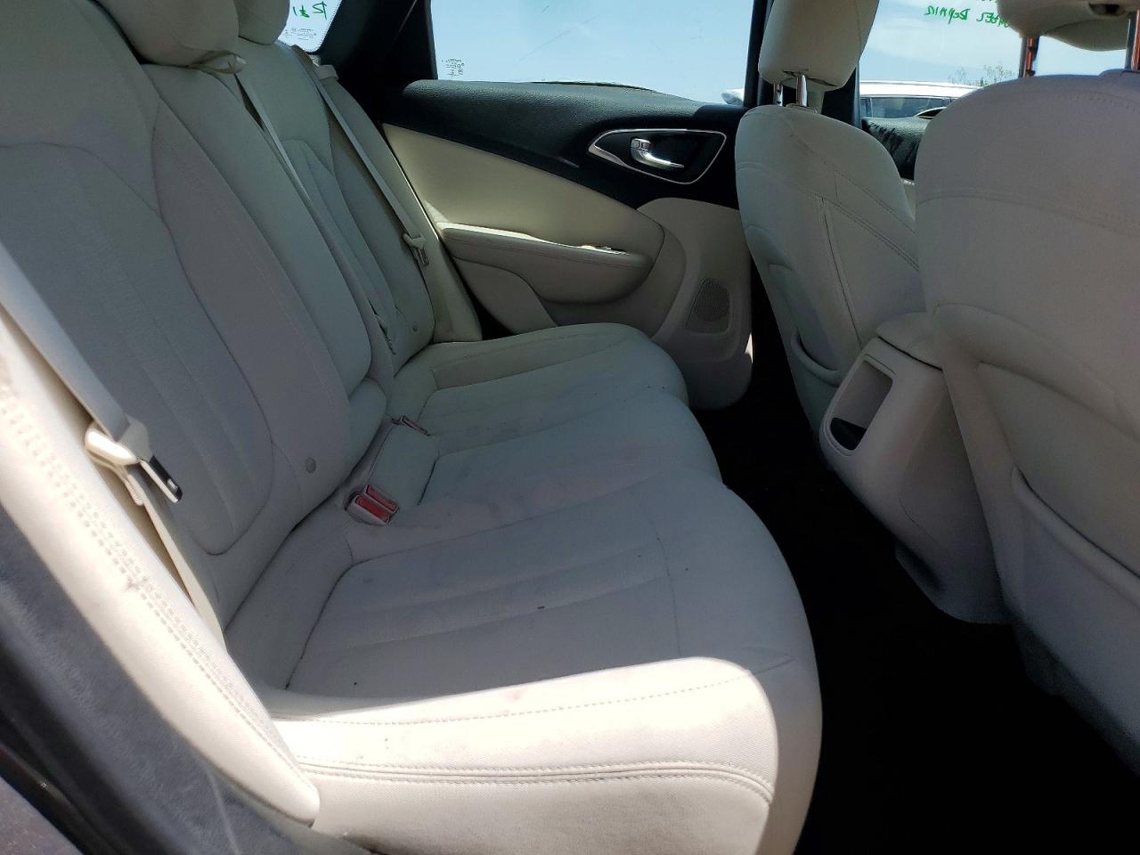 2015 CHRYSLER 200