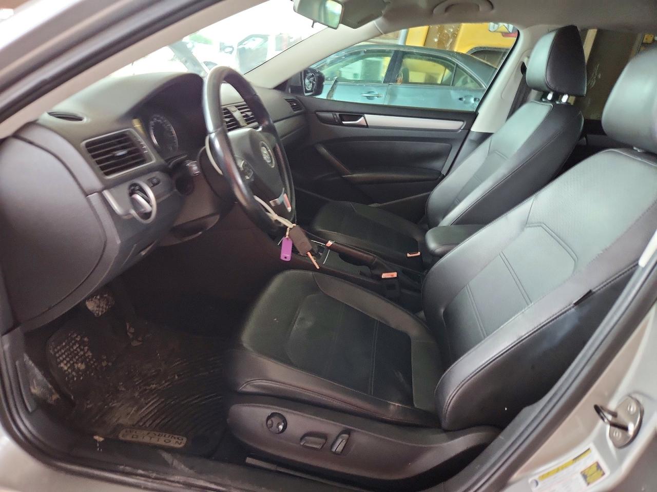 2014 VOLKSWAGEN PASSAT