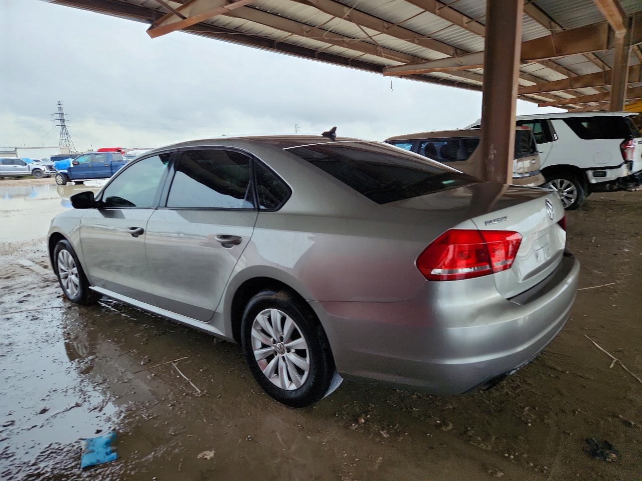 2014 VOLKSWAGEN PASSAT
