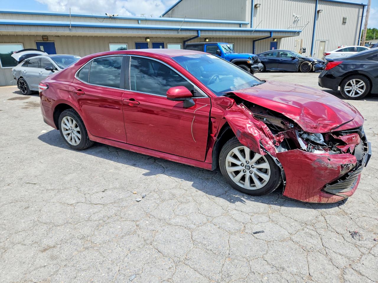 2018 TOYOTA CAMRY