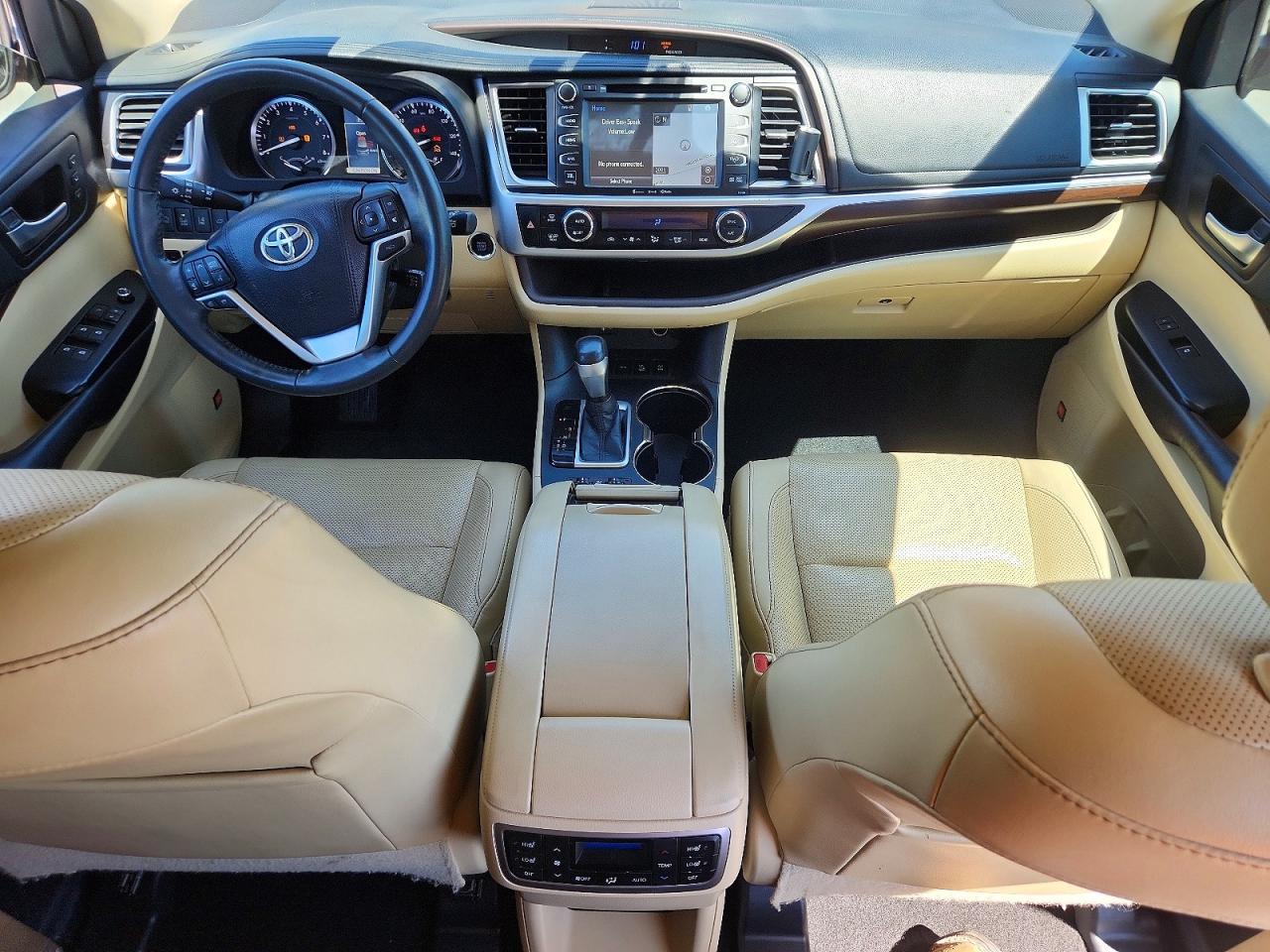 2016 TOYOTA HIGHLANDER