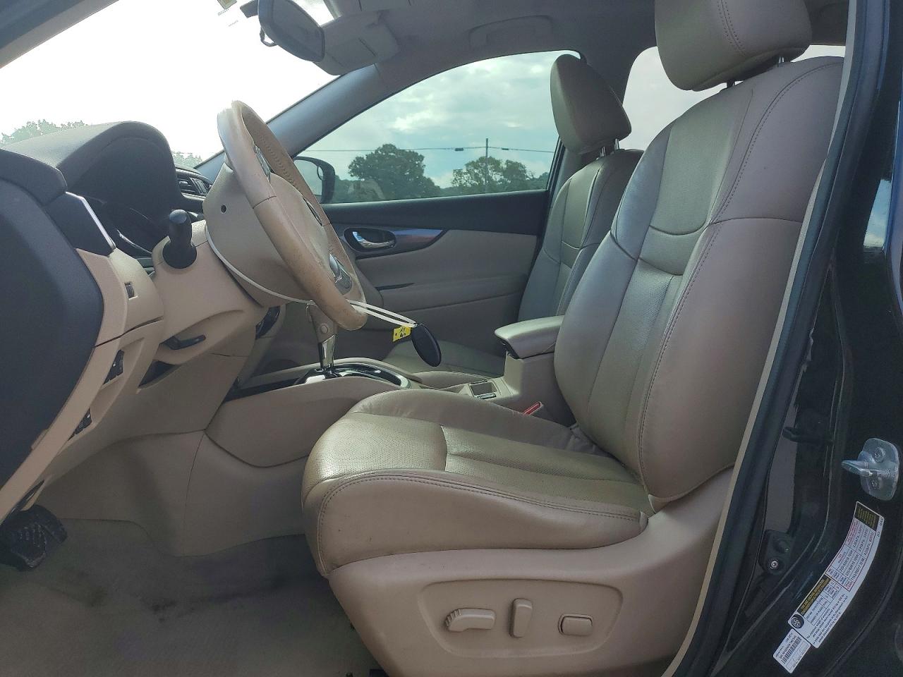 2015 NISSAN ROGUE