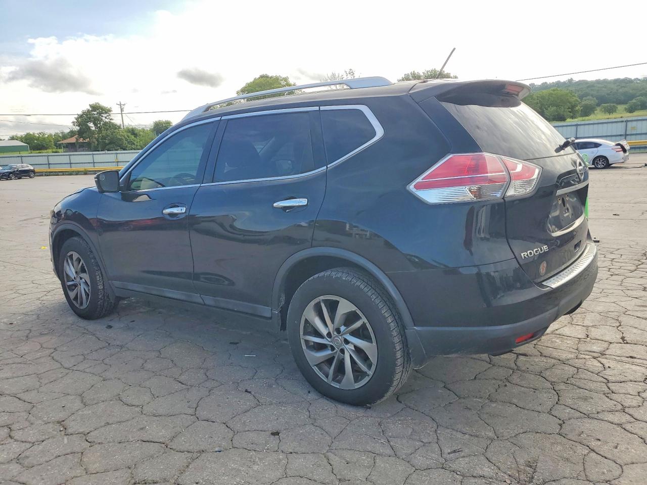 2015 NISSAN ROGUE