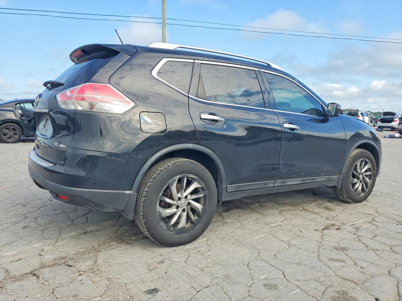 2015 NISSAN ROGUE