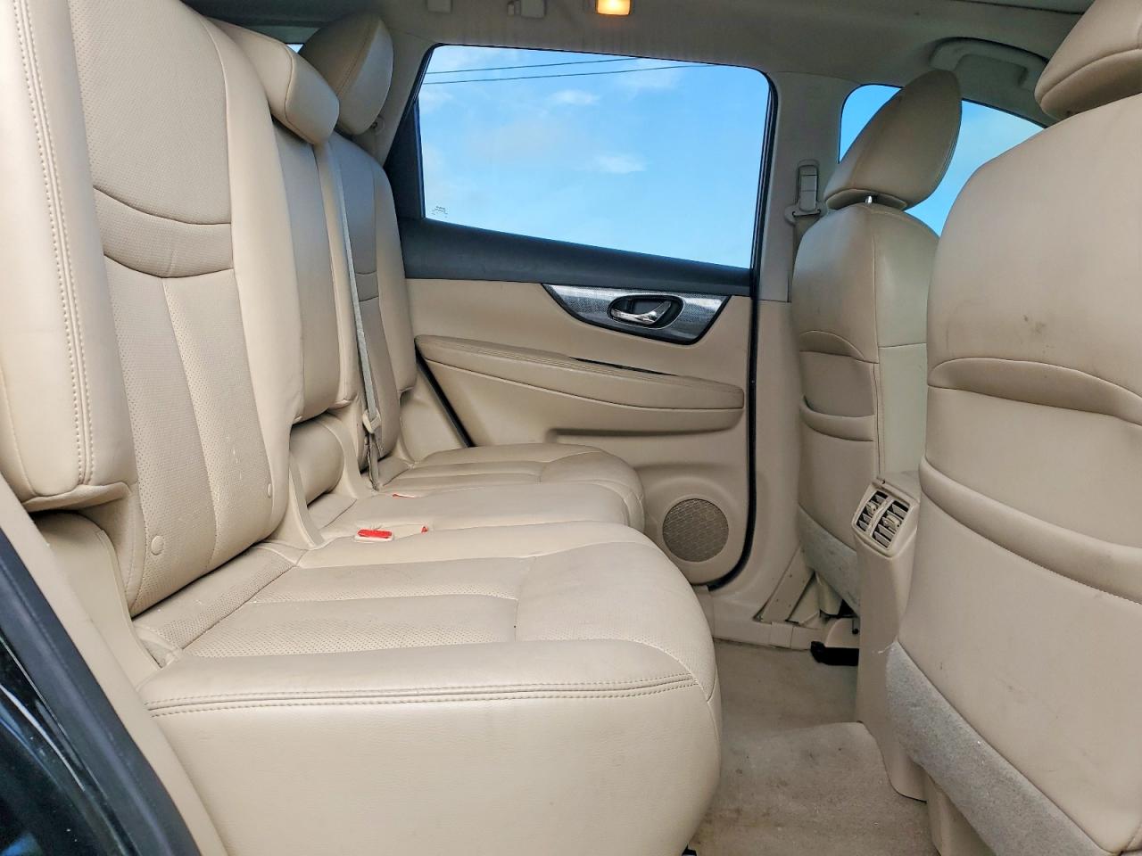 2015 NISSAN ROGUE