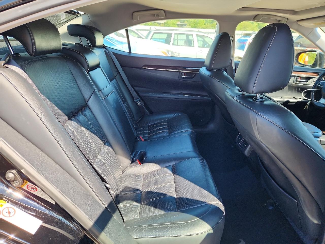 2016 LEXUS ES300