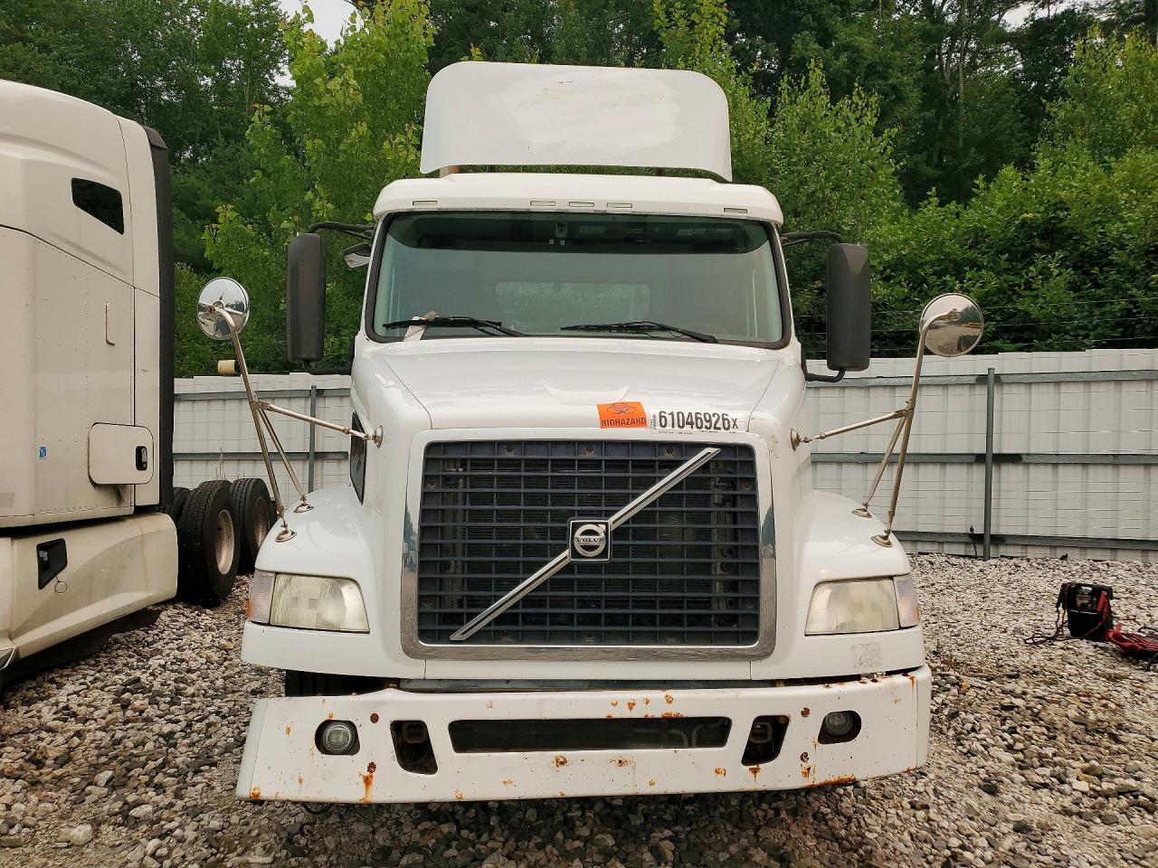 2013 VOLVO VN