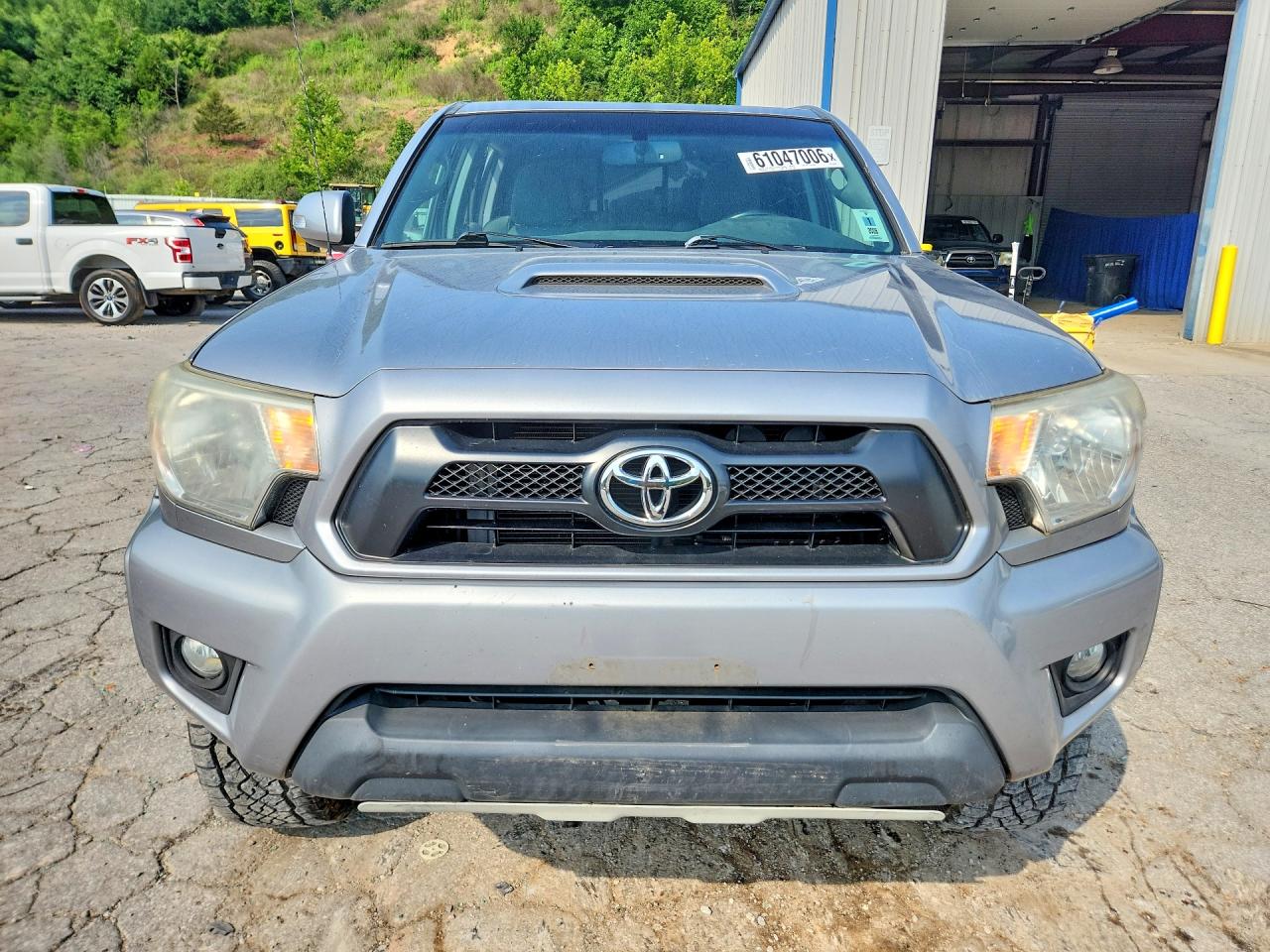 2015 TOYOTA TACOMA