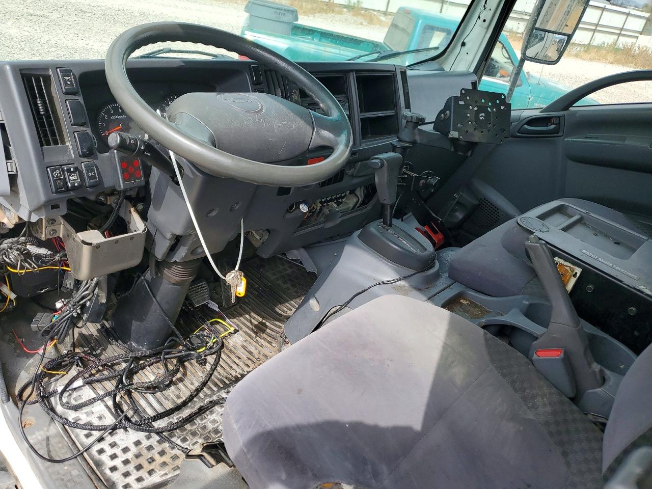 2014 ISUZU NPR