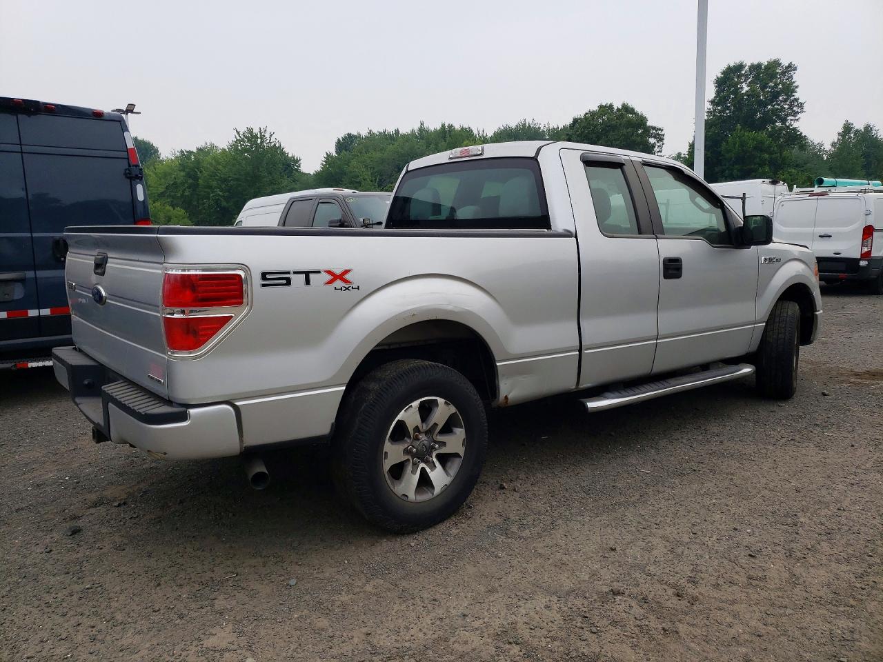 2013 FORD F150