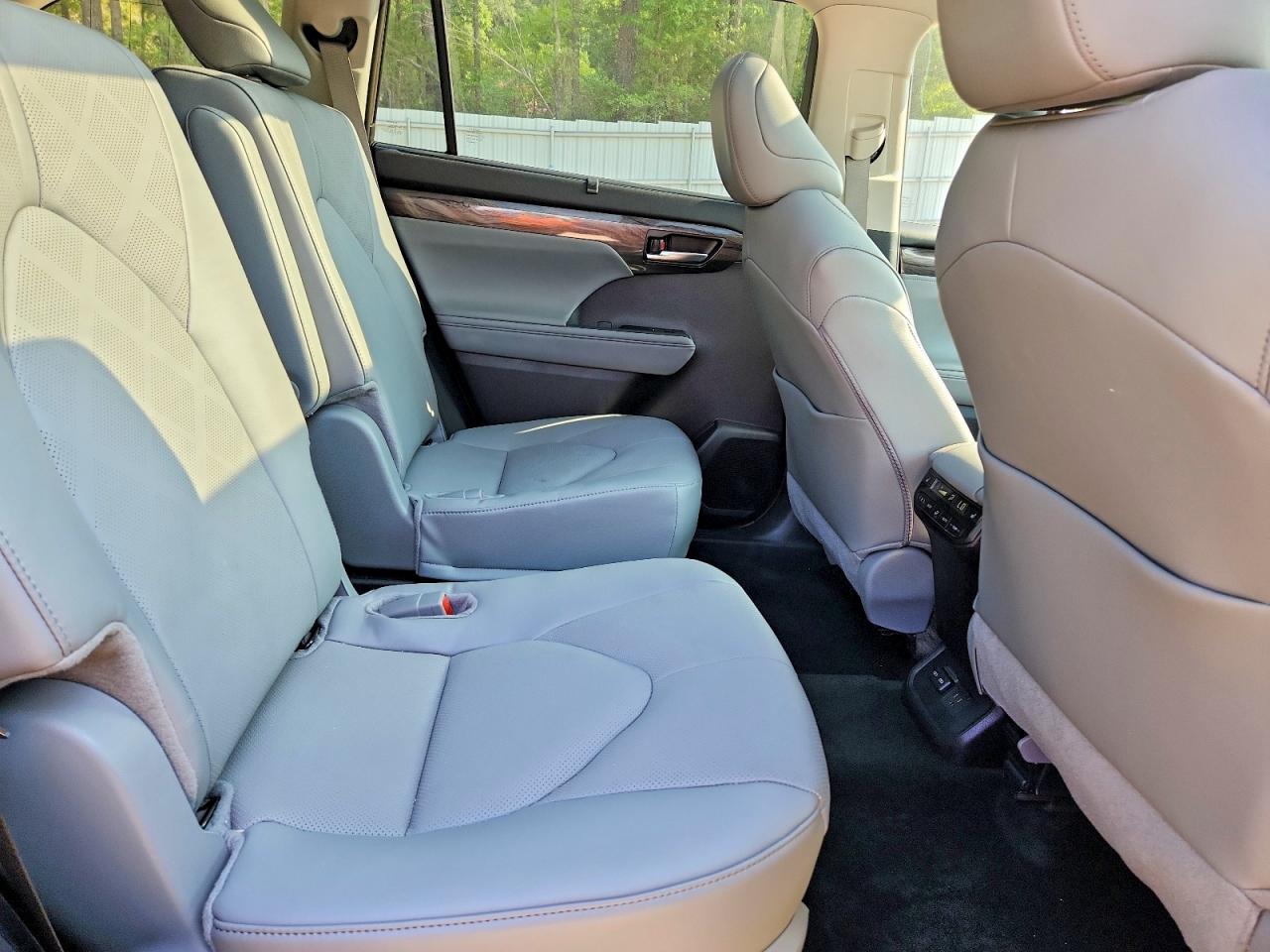 2026 TOYOTA HIGHLANDER