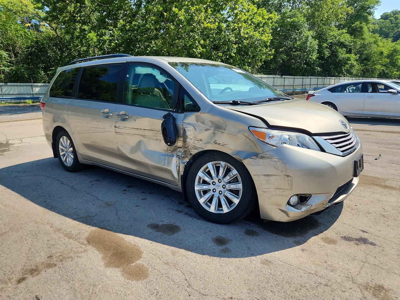 2017 TOYOTA SIENNA