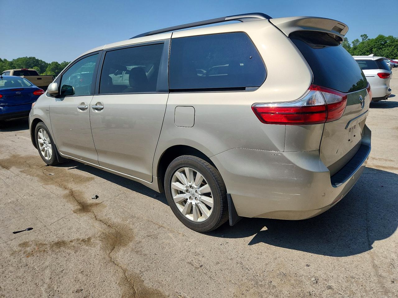 2017 TOYOTA SIENNA