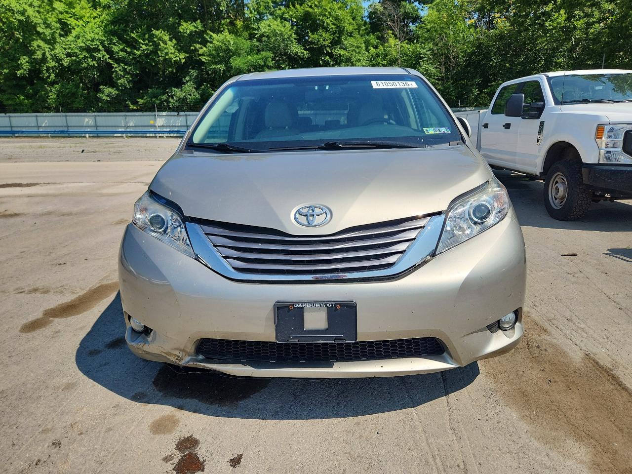 2017 TOYOTA SIENNA