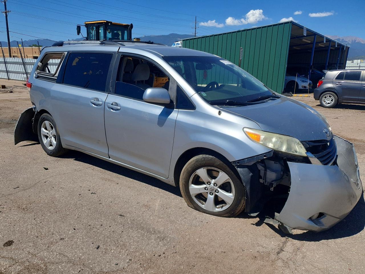 2011 TOYOTA SIENNA