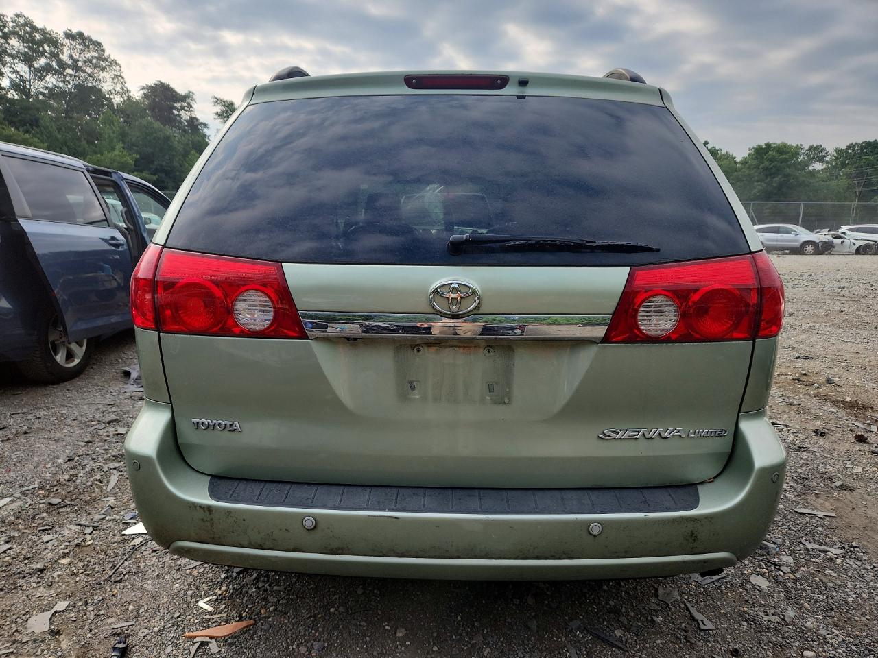 2006 TOYOTA SIENNA