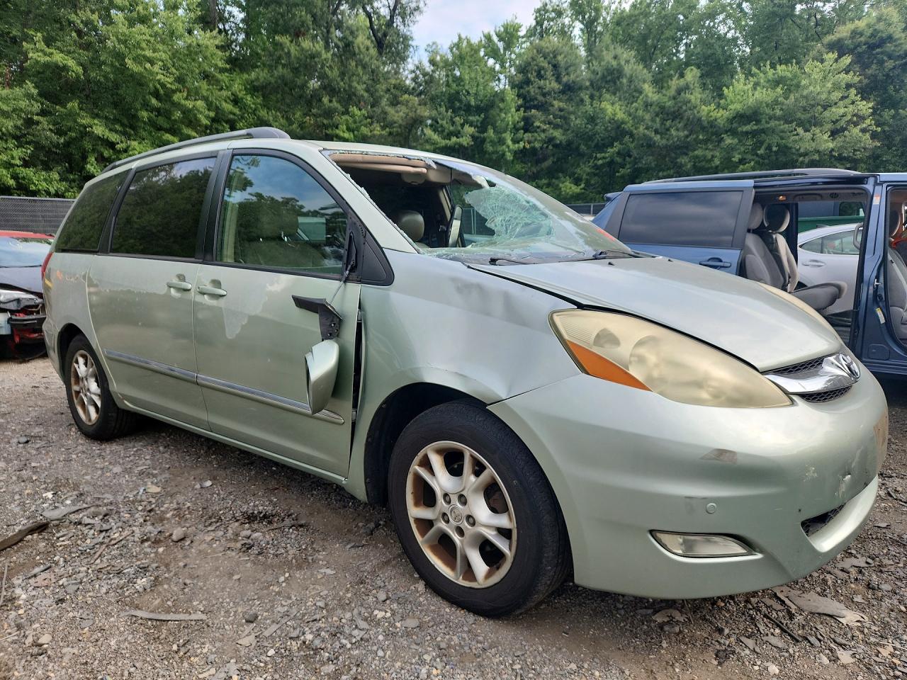 2006 TOYOTA SIENNA